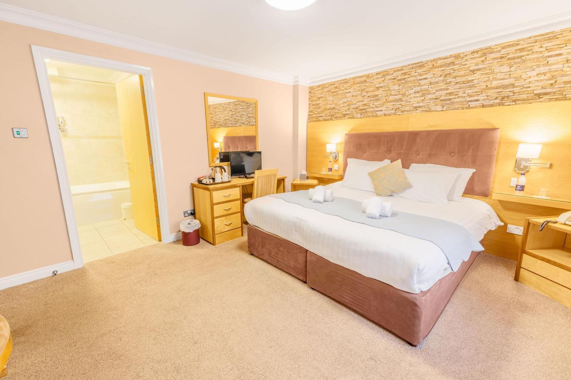 Kilmorey Arms Hotel Kilkeel Buitenkant foto