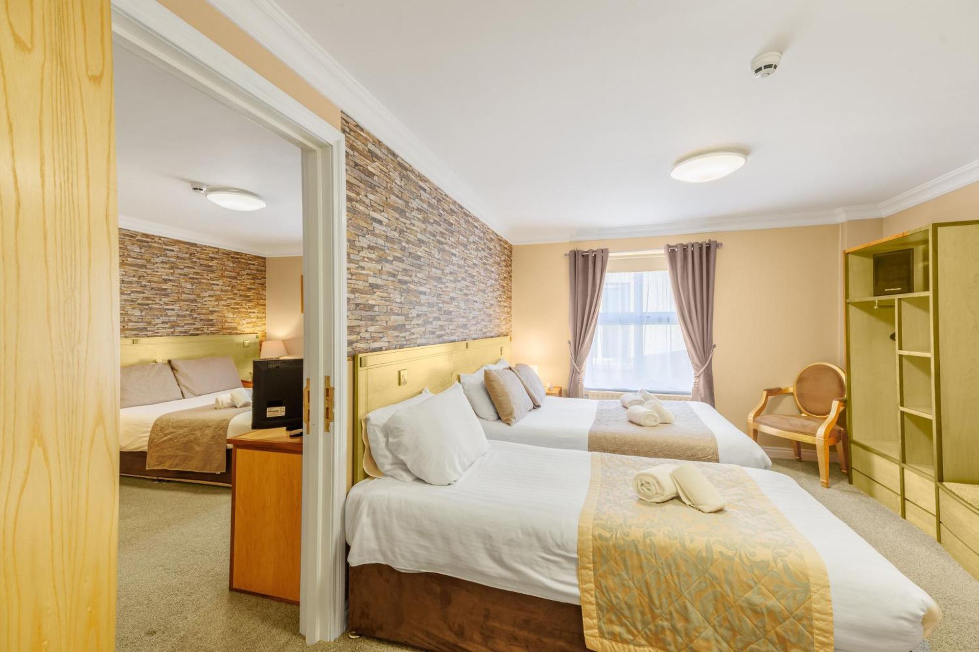 Kilmorey Arms Hotel Kilkeel Buitenkant foto