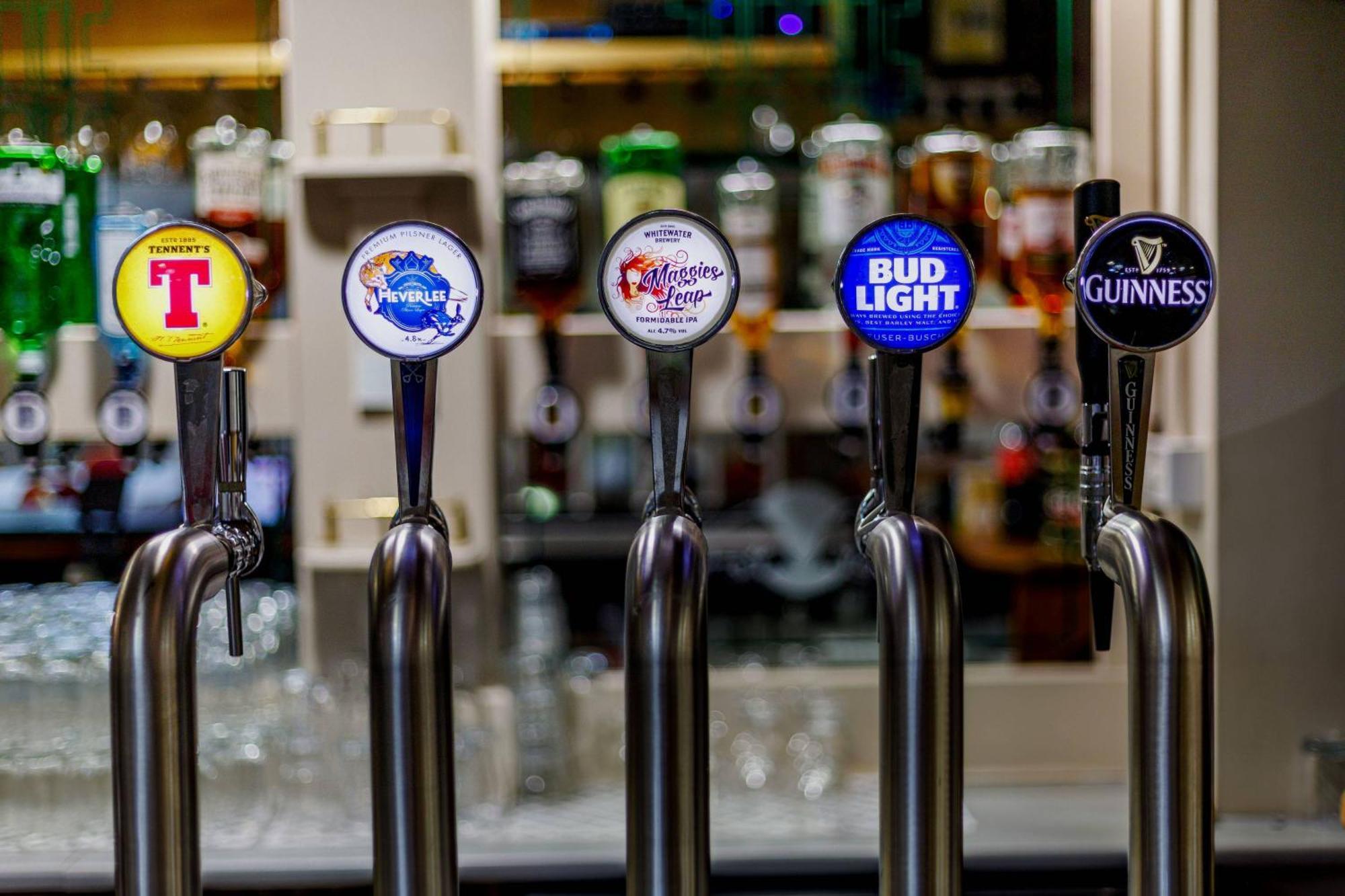 Kilmorey Arms Hotel Kilkeel Buitenkant foto