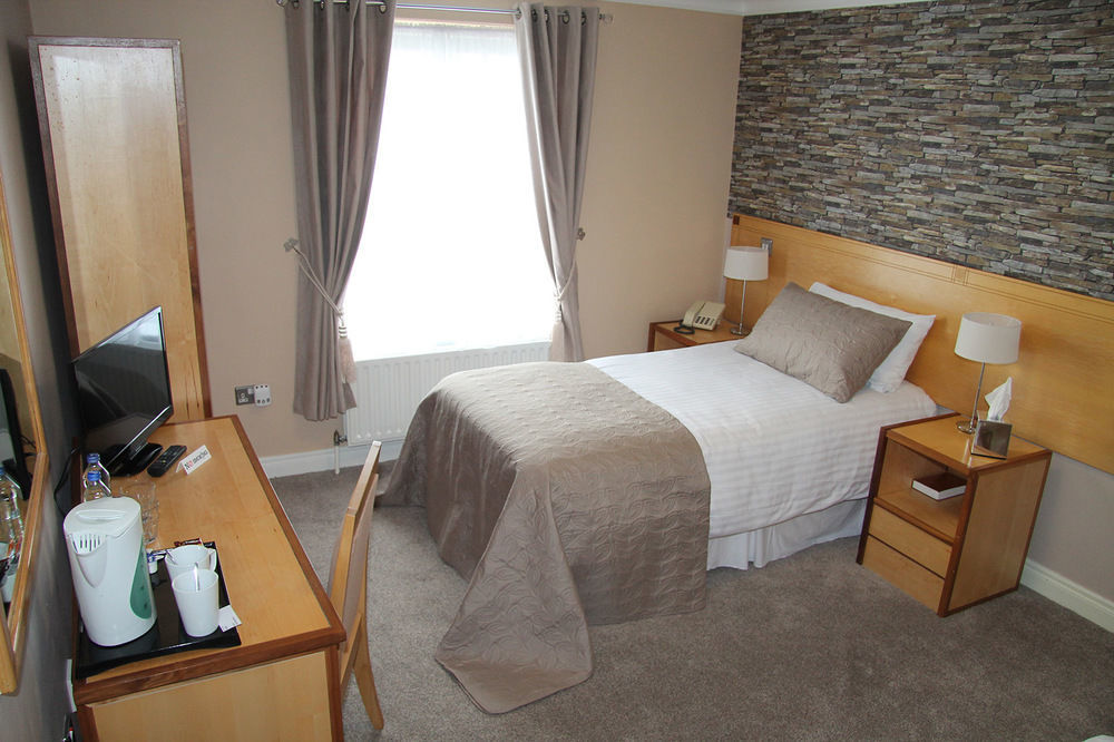 Kilmorey Arms Hotel Kilkeel Buitenkant foto